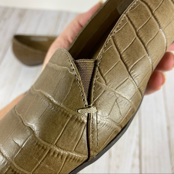 Vionic Delores Embossed Leather Loafers 8.5 - Picture 9 of 15